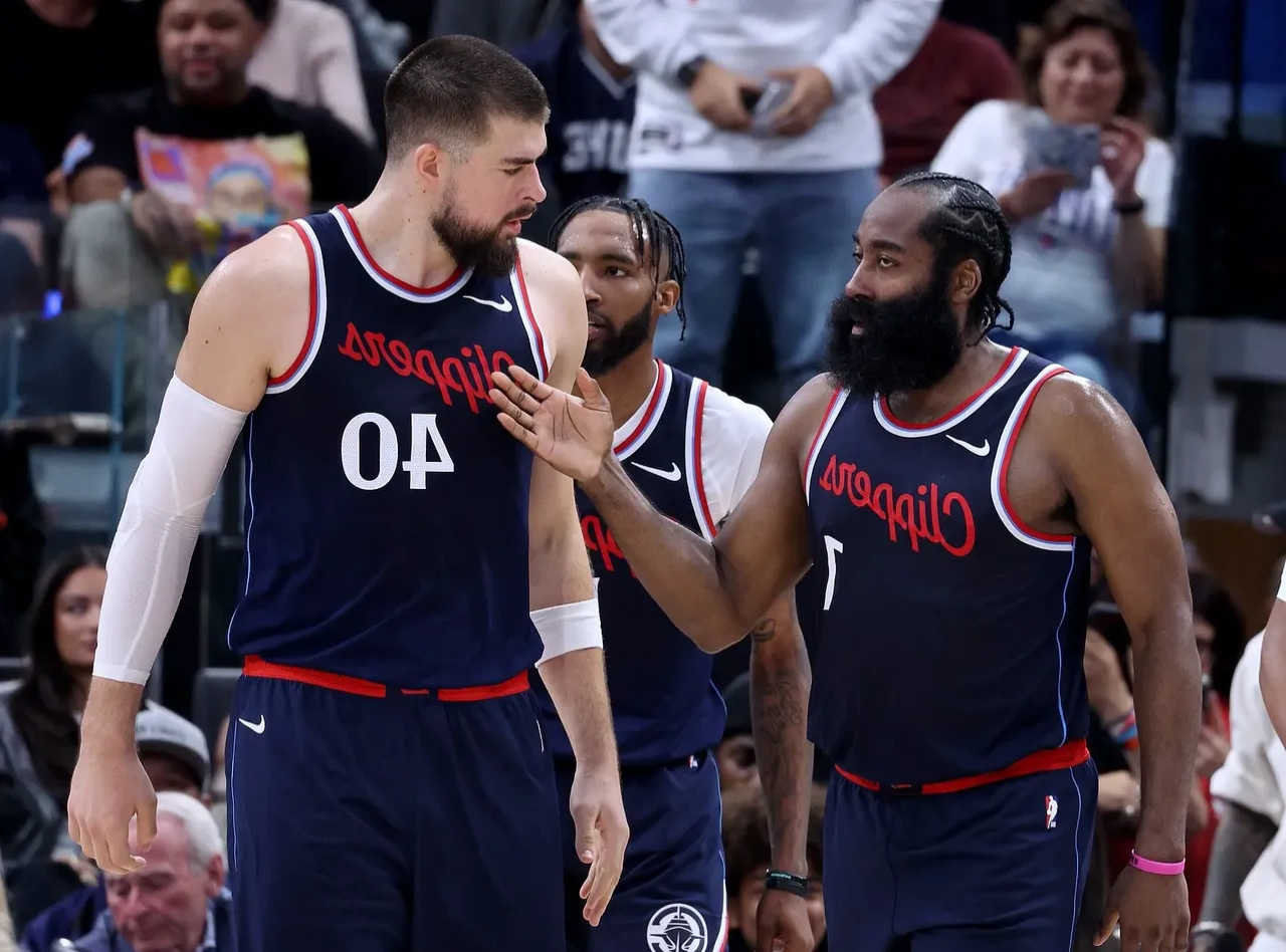 洛杉矶快船手感冰凉备战西甲俄克拉荷马雷霆围绕德甲伤情更新,网友:克里夫兰骑士围绕NBA总决赛刷新队史纪录的简单介绍开云体育app